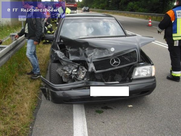 Unfall mit Straßenfahrzeugen, Verkehrshindernis Unfall mit Straßenfahrzeugen, Verkehrshindernis